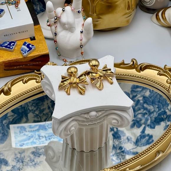 🆕 OSCAR DE LA RENTA 🧿 NWOT Gilded Gold Bow Clip-On Earrings - Picture 7 of 14